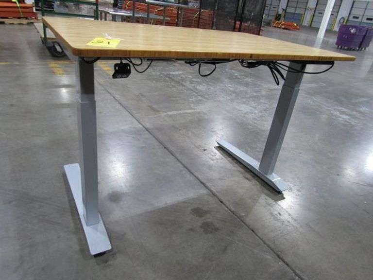 (1) 4' X 30" TABLE/DESK WITH ELECTRIC ADJUSTABLE HEIGHT