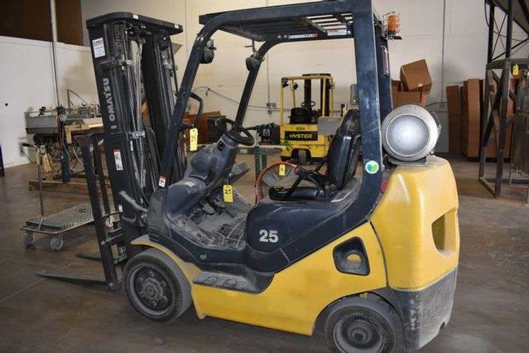 KOMATSU FORKLIFT MDL FG25ST-16 4650-LB CAPACITY 188" LIFT HEIGHT LPG S/N A450804, LIFT, TILT, SIDE SHIFT AND FORKS ADJUST, 8593-HOURS 42" FORKS, SOLID TIRES *NEW BATTERY AT SETUP, STARTS AND RUNS* DELAYED PICKUP