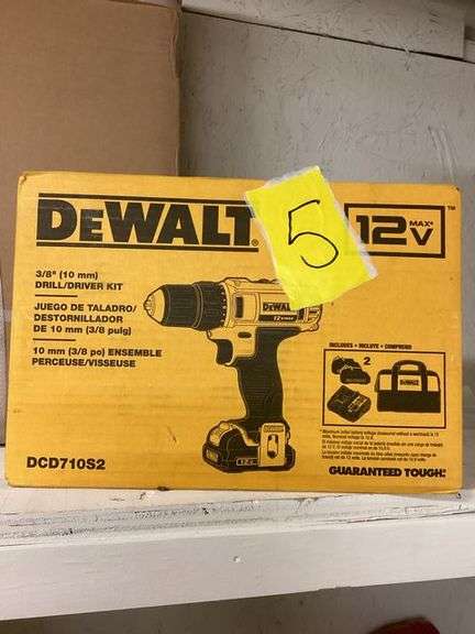 Dewalt 12v 3/8 drill/driver kit 2 batteries and charger DCD71052