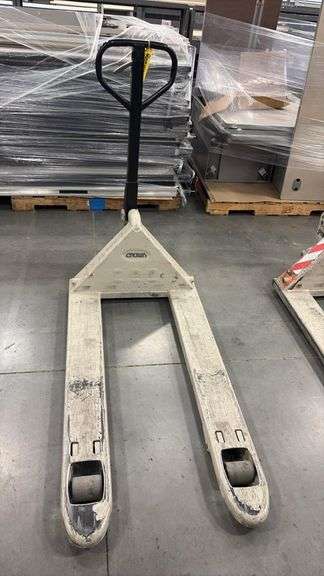 Crown PTH 50 Pallet Jack, 5,000 lbs Capacity, 48" Forks