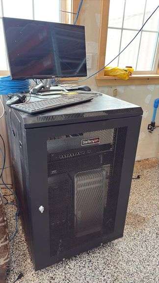 StarTech.com Server Rack Cabinet, 24U, Includes Dell Server, Apple Mac Pro