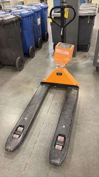 Uline H-1679 Pallet Truck Scale, 5,000 lbs Capacity, Orange/Black