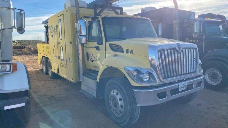 2015 International 7400 SFA 6x4 Wireline Truck, VIN: 3HAWHSTR8FL640070