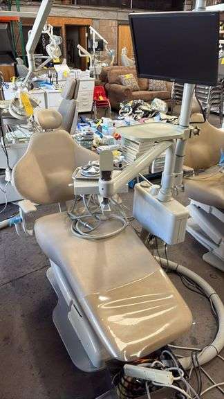 Engle 300 Dental Chair with Monitor Arm and Utility Tray