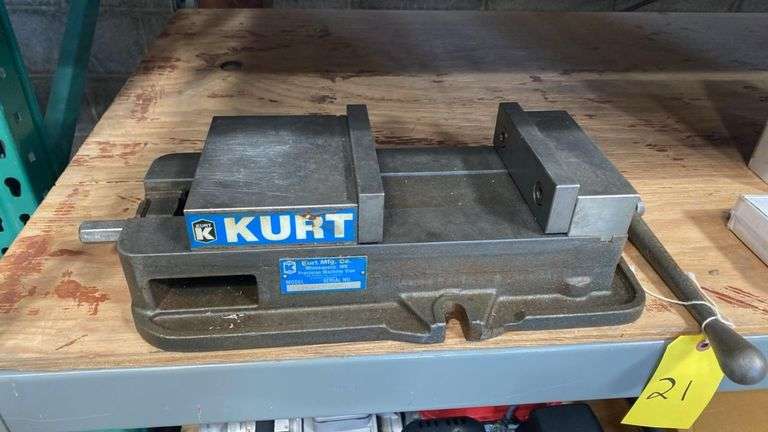 Kurt D675 Precision Machine Vise, 6" Jaw Width, Serial No. 137706