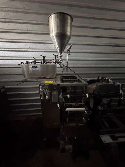 REB Inc. SVS-J Industrial Depositor / Filler,