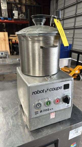 Robot Coupe R 702 V.V. Commercial Food Processor, 7.5 Qt, Variable Speed, Stainless Steel Bowl