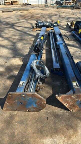 Rotary SPOA7-100 2-Post Car Lift, 7,000 lb Capacity, Asymmetric, Serial ABX96B0338