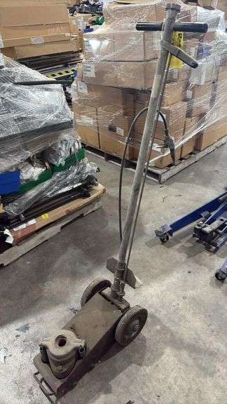 22-Ton Air/Hydraulic Floor Jack, 8.25–22 in Lift, Dual Wheels, Pneumatic Operation