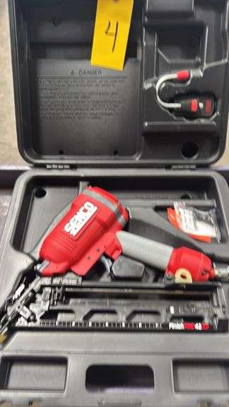 Senco FinishPro 42XP 15 Ga Pneumatic Finish Nailer Kit w/ Case, Manual, Accessories