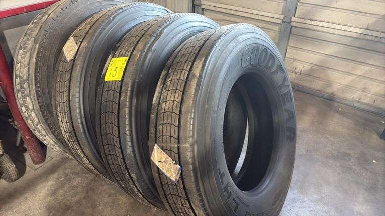 (3) Goodyear G316 LHT, 295/75R22.5, (1) Goodyear Endurance LHD, 295/75R22.5