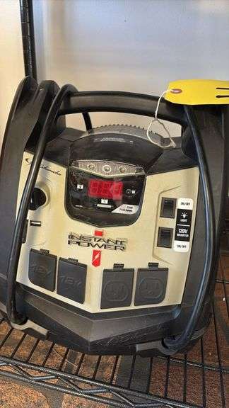 Schumacher SJ1332 Instant Power 1200A Jump Starter, 12V, 200W AC Inverter, Digital Display