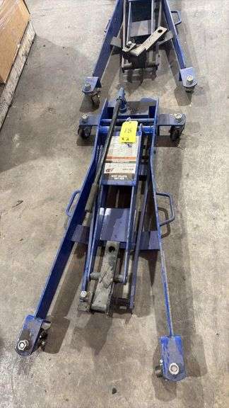 Westward 1MZK4 and ATD 7404 Hydraulic Clutch Jacks, 500 lb Capacity, Wheel Casters. Missing one handle