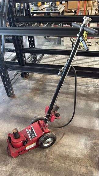 AFF 565F 22 Ton Air Hydraulic Axle Jack with 3 Saddle Extensions, 100–145 psi, 8.75-22.4" Lift