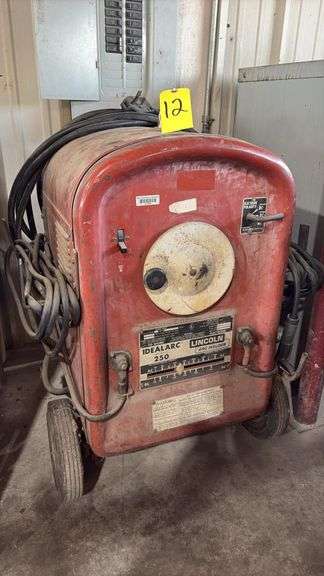 Lincoln Idealarc 250 Stick Welder, 250A, 230/460V, AC/DC, Cart, Cables, Serial AC-618815
