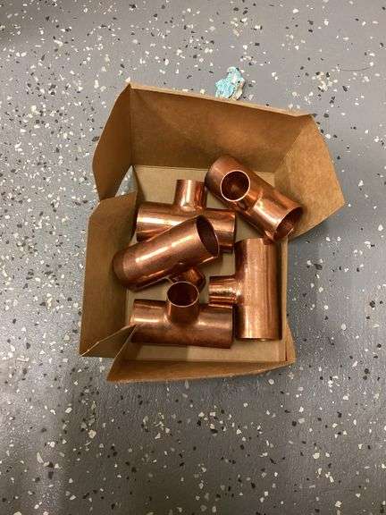 NIBCO 1-1/2"x1-1/2"x1 COPPER REDUCING OUTLET TEE 5 PER BOX - 611-R (sold 5x the money)