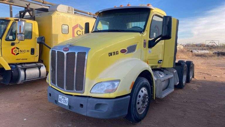 2018 Peterbilt 579 Day Cab Tractor, 455 HP, Manual, VIN 1XPBDP9X1JD439772