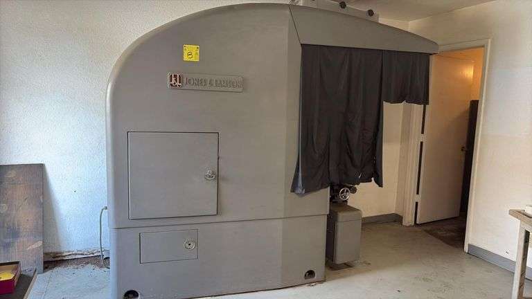 Jones & Lamson FC-30 30" Optical Comparator with Scherr Tumico DRO, Electronic Elevator