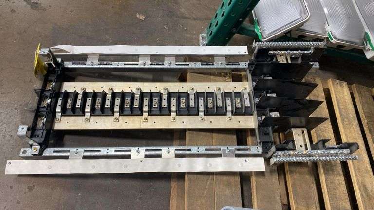 600A 3-Phase Copper Bus Panelboard Assembly with Neutral Bar, 12 Circuit, Bolt-In Frame
