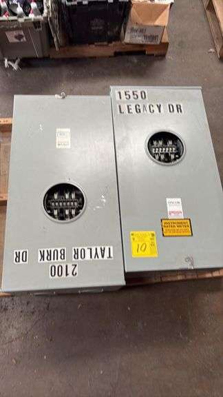 The Durham 1011606 600A 277/480V 3-Phase 4-Wire Meter Panel.