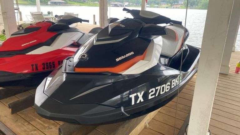 Sea-Doo GTI SE 155, Rotax 4-TEC, 3-Seater, TX Registered, 155 hp, 10.7 ft, Black/Orange **Located in Whitehouse, TX**