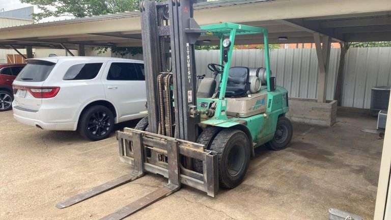 Mitsubishi FG40 8,700 lb LPG Forklift, Side Shift, 9,464 Hrs, Pneumatic Tires, S/N AF29-01241