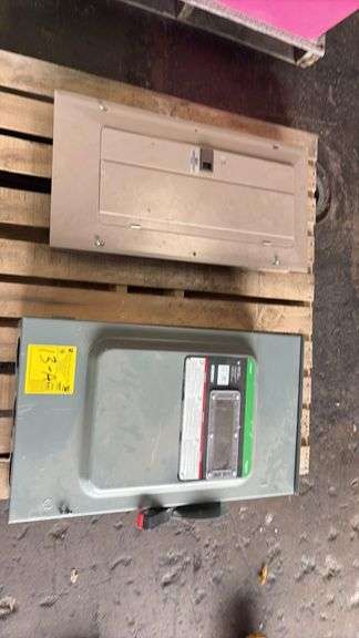 Square D VH364R 200A 600V 3R Heavy Duty Safety Switch and Eaton 225A Panel w/Breakers