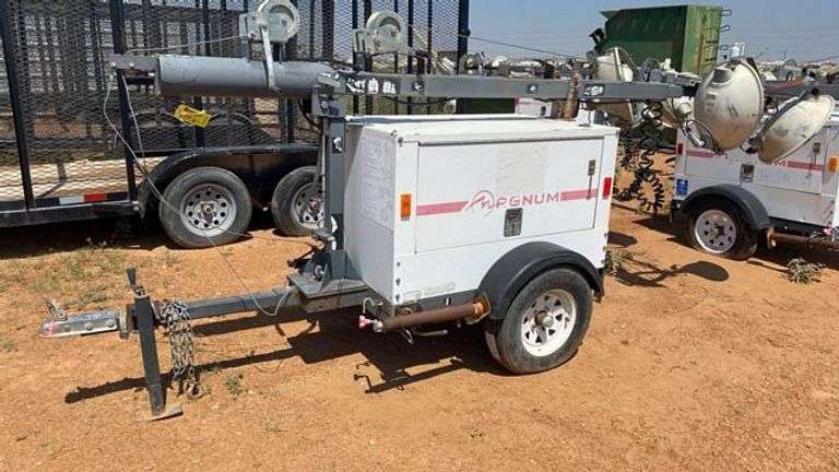 Magnum MLT3060K Light Tower, 6kW Diesel Generator, 4 Lamps, 30ft Mast, 14,361 Hours, S/N 1104822