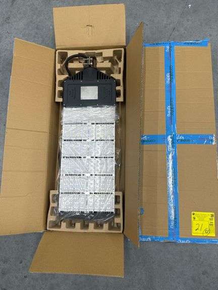 Constellation Lighting Spica Light 300W LED Floodlight, 5700K, IP66, UL Listed