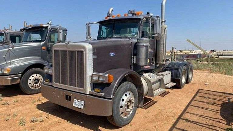2005 Peterbilt 379 Day Cab Tandem Axle, Cat C15 475hp, 18-Speed, 598k Miles, VIN 1XPFDB9X06N651519