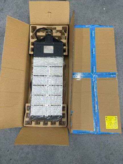 Constellation Lighting Spica Light 300W LED Floodlight, 5700K, IP66, UL Listed