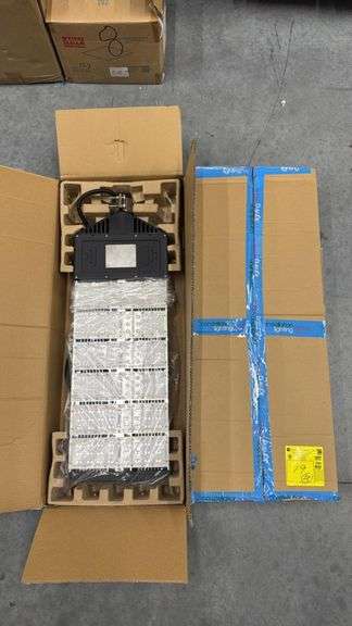 Constellation Lighting Spica Light 300W LED Floodlight, 5700K, IP66, UL Listed