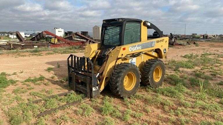 John Deere 332 Skid Steer Loader, 3,250 lb ROC, Enclosed Cab, Fork Attachment, 3,275 Hours