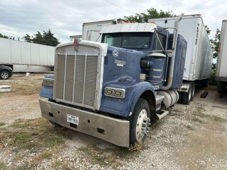 1992 Kenworth Truck Tractor Conventional Cab,
VIN 1XKWDB9XNS578834
