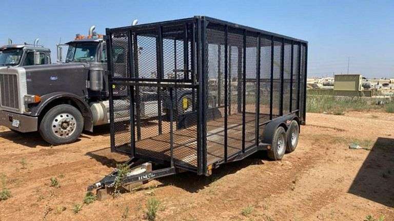 LoneStar 16' Enclosed Utility Trailer, Tandem Axle, Mesh Sides/Roof, 4,490 lb GVWR