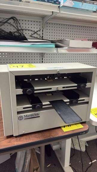 Martin Yale BCS210 Business Card Slitter 10-Up, 115V, Serial #3122, Cuts 2"x3.5" Cards