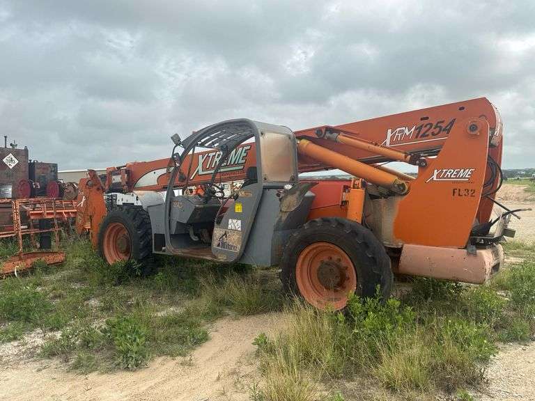 Xtreme XRM 1254 Telehandler, 12,000 lb Capacity, 54 ft Reach, 1,021 Hours, Open Cab, 4WD