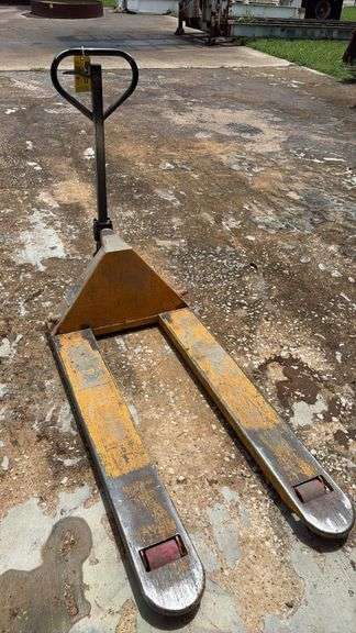 Yale Manual Pallet Jack, 5500 lb Capacity, 48" Forks, Poly Wheels, Yellow/Orange