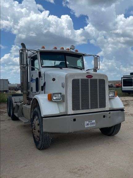 2015 Peterbilt Model 365 Truck Tractor VIN 1XPSD79X9FD291815