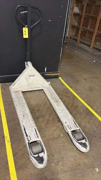 Crown PTH Manual Pallet Jack, 5,500 lb Capacity, 48" Forks, 27" Width, Polyurethane Wheels