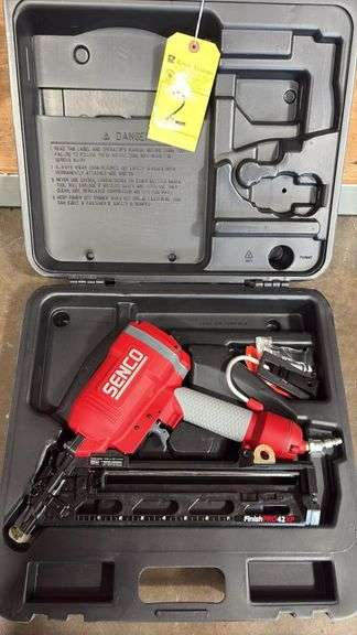 Senco FinishPro 42XP 15-Gauge 34° Pneumatic Angled Finish Nailer with Case, 1-1/4"–2-1/2" Nails