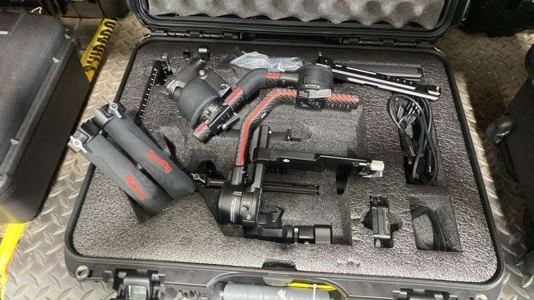 DJI RS 2 Gimbal Stabilizer with SmallRig Handles and RavenEye System