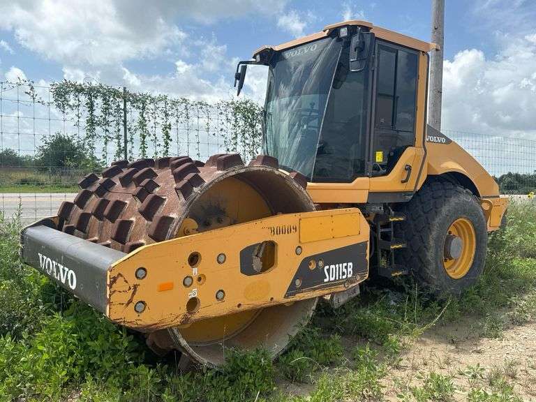 2017 Volvo SD115B Padfoot Compactor, 3,677 Hours, 148 HP, 84" Drum, Serial 12069831