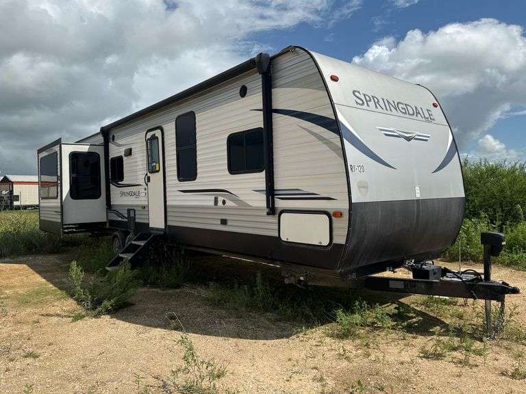 Keystone Springdale SG311RE20 Travel Trailer, 35ft, 2 Slide-Outs, 50 Amp, Dual Axle, Fireplace