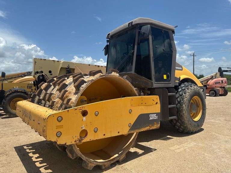 2013 Volvo SD115D Soil Compactor, 3,428 Hours, 132 hp Cummins Engine, 84" Drum, Started and Ran and then shuts off.