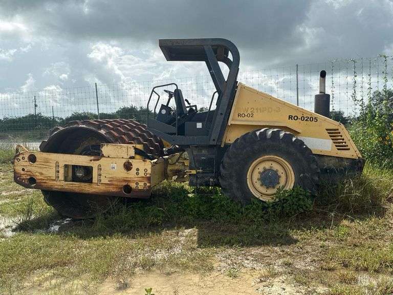 Bomag BW 211PD-3 Padfoot Roller Compactor, 131 HP Deutz Engine, 83" Drum, ROPS