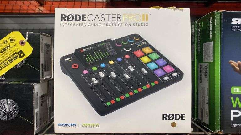 RØDE RØDECaster Pro II Integrated Audio Production Studio, Revolution Preamps, 9 Channels, Touchscreen