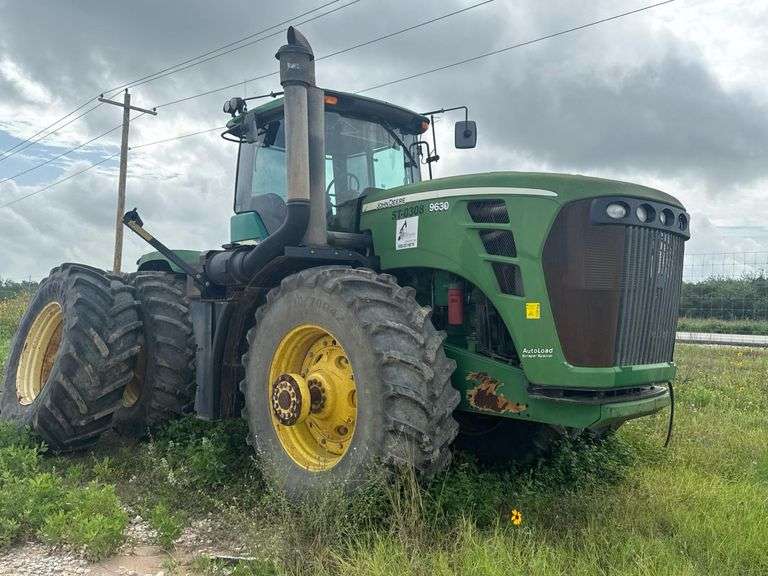 John Deere 9630 4WD Tractor, AutoLoad Scraper Special, Dual 710/70R42, 530 HP, 6 Remotes, No Hours Available, Key Available