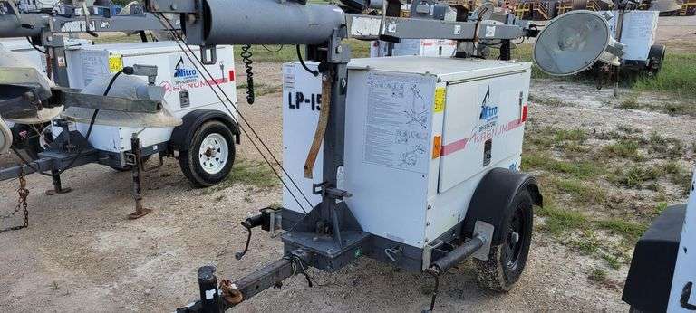 Generac Magnum MLT3060 6kW Portable Light Tower, 4x1000W Metal Halide, 30ft Mast, 9422 Hours