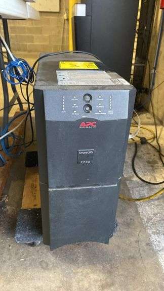 APC Smart-UPS 2200VA 1980W Tower UPS with LED Indicators